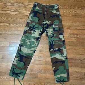 Camo cargo pants-size 26/2